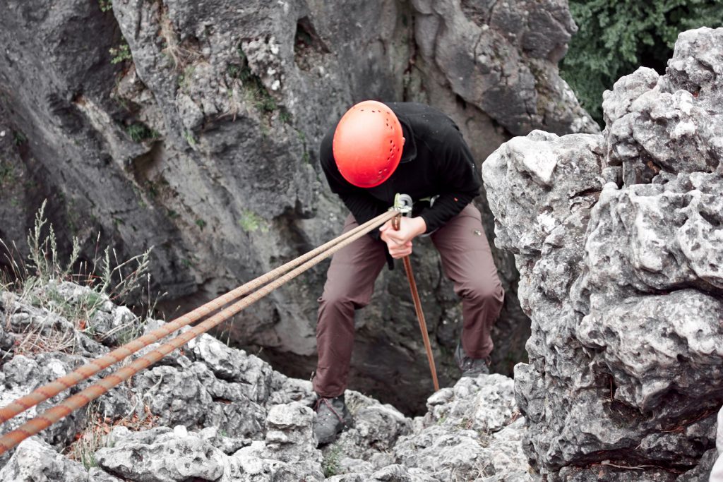Beim Abseilen vom Zehnerstein bei Wolfsberg im Trubachtal Beim Abseilen vom Zehnerstein bei Wolfsberg im Trubachtal