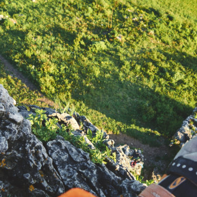 Fotopause am Umlenker während des Kletterns an den Drei Zinnen im Frankenjura kurz vor'm Sonnenuntergang