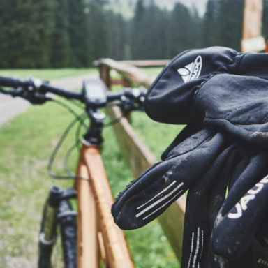 Kurze Fotopause an der Gutenalpe im Oytal. Mit gar nicht mal so trockenen und warmen Handschuhen.